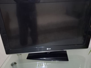 Телевизор LG 32" - 82см.