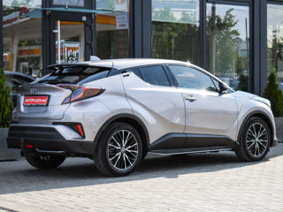 Toyota C-HR foto 2