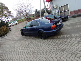 BMW 5 Series foto 4