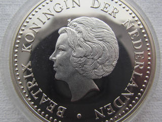 Серебряные монеты с изображением кораблей foto 4