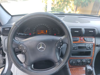 Mercedes C-Class foto 6