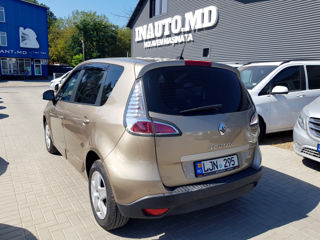 Renault Scenic foto 2