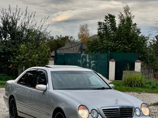 Mercedes E-Class foto 4