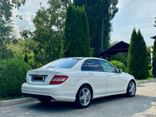 Mercedes C-Class foto 4