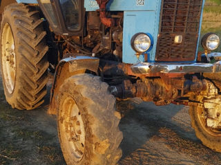 Se vinde tractor Mtz 82.1 Anul 2005 foto 4