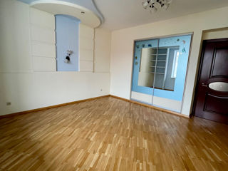 Apartament cu 4 camere, 156 m², Centru, Chișinău foto 10