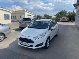 Ford Fiesta foto 1