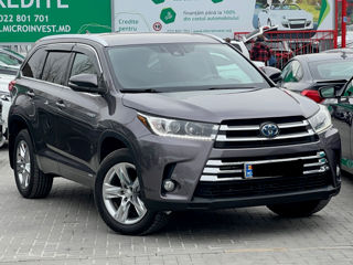 Toyota Highlander фото 4