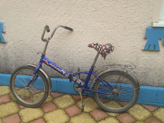 Se vinde bicicleta  din  moldova e  scladnaea  lei, mai  sunt  2 biciclete  mici foto 2