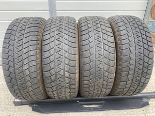 235/60 R16 Michelin