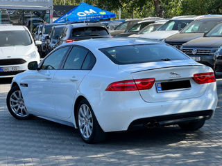 Jaguar XE foto 5