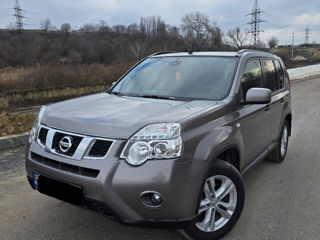 Nissan X-Trail foto 2