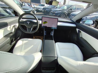 Tesla Model 3 foto 9