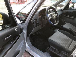 Suzuki SX4 foto 7