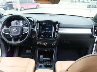 Volvo XC40 фото 11