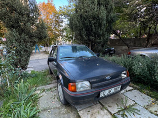 Ford Escort foto 2