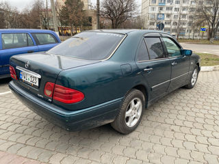 Mercedes E-Class foto 4