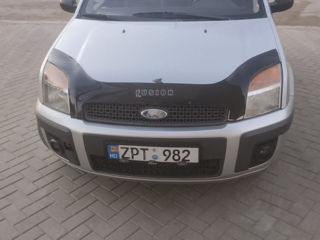 Ford Fusion foto 2