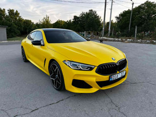 BMW 8 Series foto 2