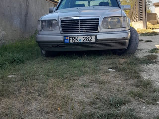 Mercedes Series (W124)