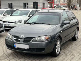 Nissan Almera foto 1