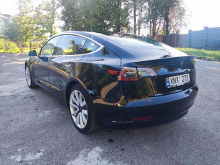 Tesla Model 3 foto 3