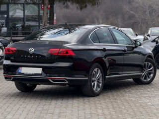 Volkswagen Passat foto 3