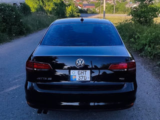 Volkswagen Jetta foto 4