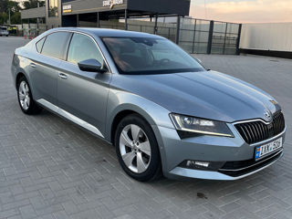 Skoda Superb foto 2