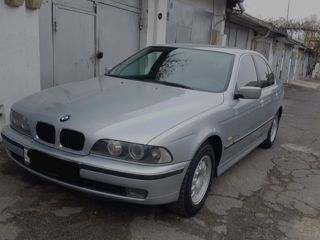 BMW 5 Series foto 5