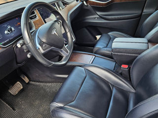 Tesla Model X фото 3