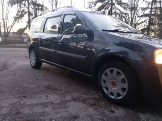 Dacia Logan foto 2