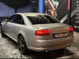 Audi A8 foto 2