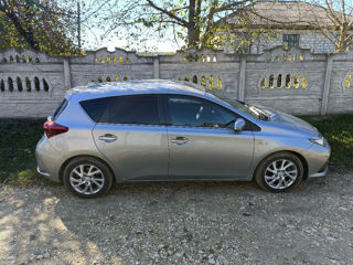 Toyota Auris foto 2