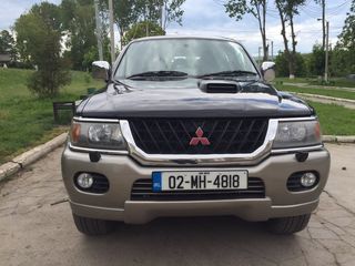 Mitsubishi Pajero foto 1