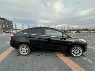 Ford Fiesta foto 3