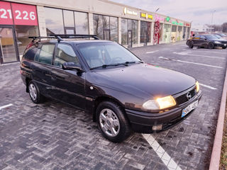 Opel Astra foto 2