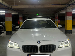 BMW 5 Series foto 1