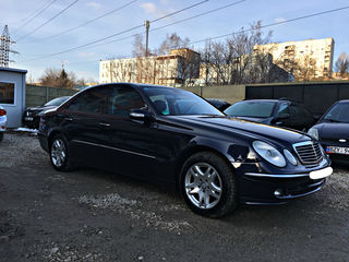 Mercedes E Class foto 2