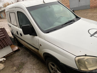 Opel--Combo  1,7 diezel  an 2004 Dezmembrare ... foto 4