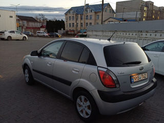 KIA Rio foto 2