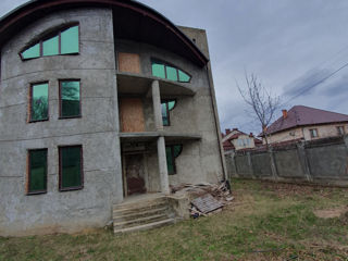 Vand casă  350 m.p., Centru, str. V. Dokuceaev