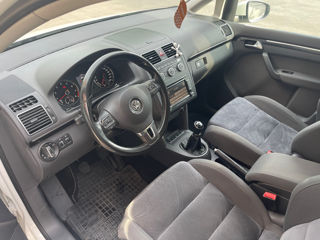 Volkswagen Touran foto 17