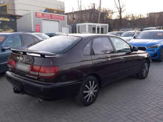 Toyota Carina foto 3