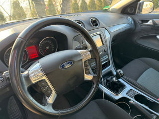 Ford Mondeo foto 9