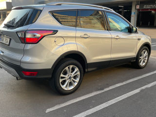 Ford Kuga foto 1