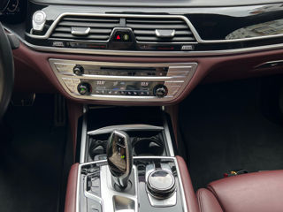 BMW 7 Series foto 12