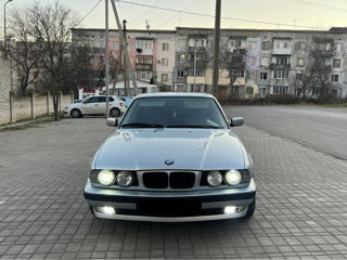 BMW 5 Series foto 20