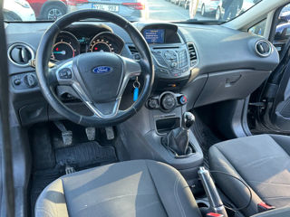 Ford Fiesta foto 10