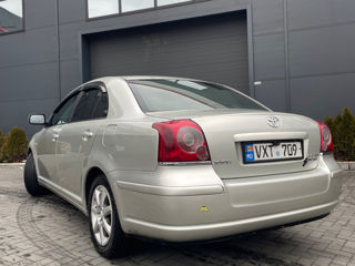 Toyota Avensis foto 3